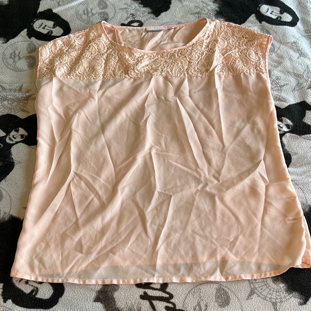 Size L New York & Company blouse. Color Light Pink. Hardly worn.